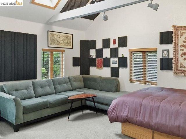 339 Hanover Ave, Oakland, CA 94606