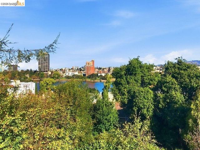 339 Hanover Ave, Oakland, CA 94606