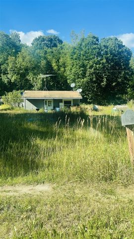 2694 W Clarence Road, Harrison, MI 48625