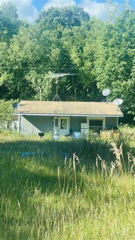 2694 W Clarence Road, Harrison, MI 48625