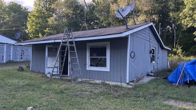 2694 W Clarence Road, Harrison, MI 48625