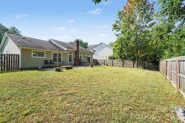 12109 Landing Green Drive, Charlotte, NC 28277