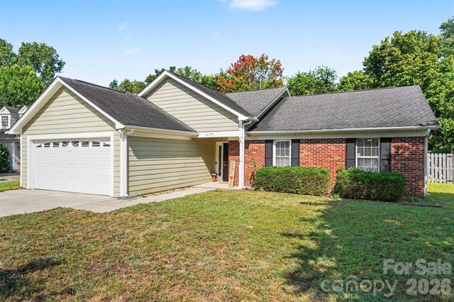12109 Landing Green Drive, Charlotte, NC 28277