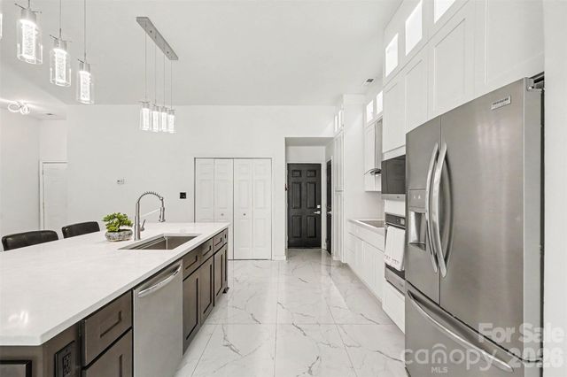 12109 Landing Green Drive, Charlotte, NC 28277