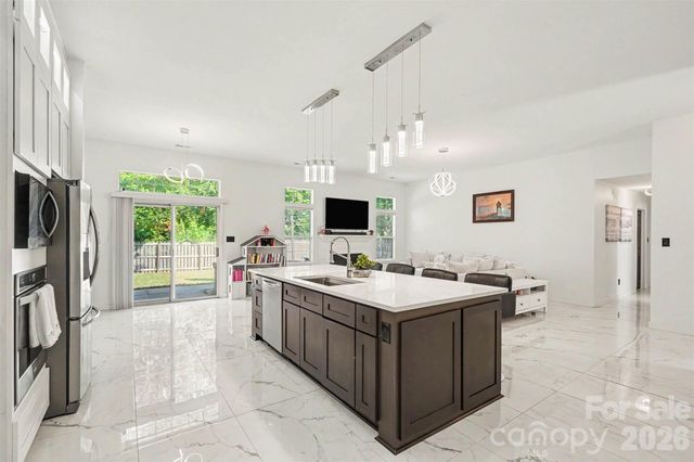 12109 Landing Green Drive, Charlotte, NC 28277