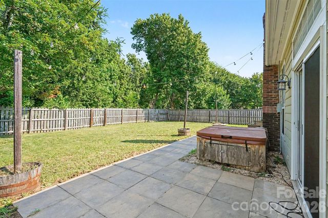 12109 Landing Green Drive, Charlotte, NC 28277