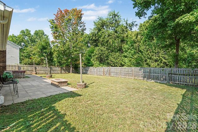 12109 Landing Green Drive, Charlotte, NC 28277