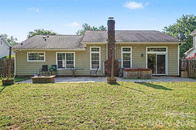 12109 Landing Green Drive, Charlotte, NC 28277