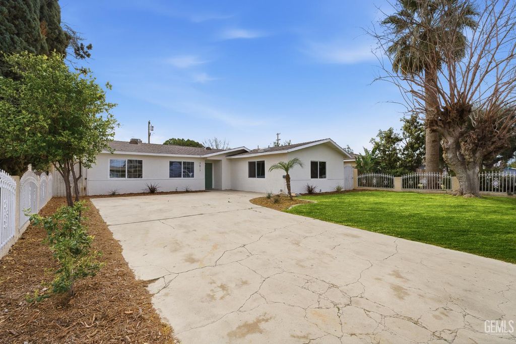 2617 Earlene Avenue, Bakersfield, CA 93304