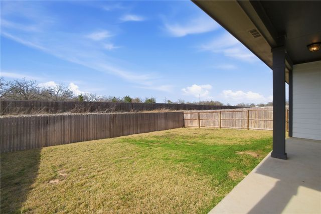 1318 Kingsgate Drive, Bryan, TX 77807