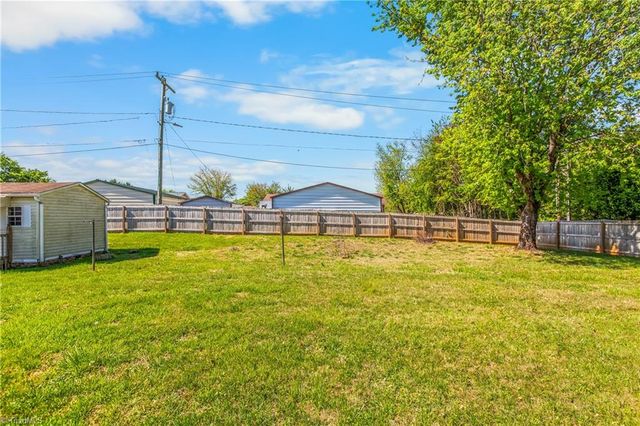 143 Jenny Lane, Pilot Mountain, NC 27041