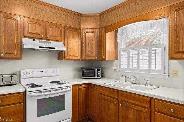 143 Jenny Lane, Pilot Mountain, NC 27041
