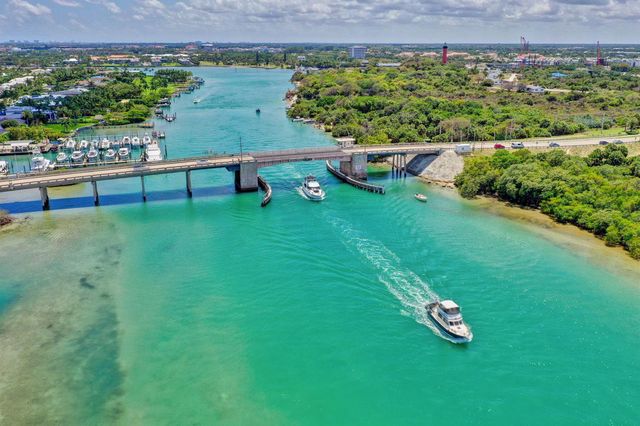 106 Wooden Mill Terrace, Jupiter, FL 33458