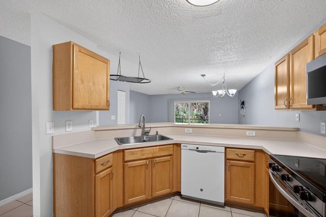 106 Wooden Mill Terrace, Jupiter, FL 33458