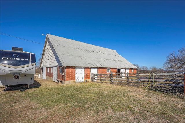 27615 Block Road, Paola, KS 66071
