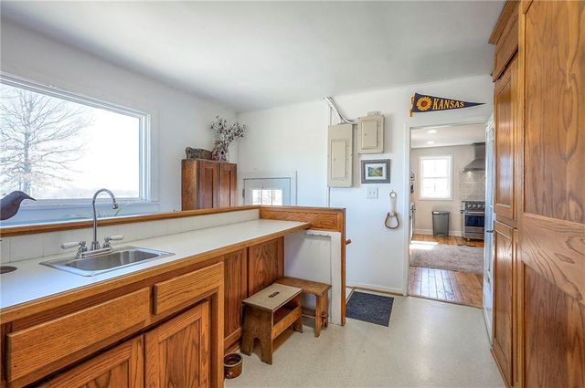 27615 Block Road, Paola, KS 66071