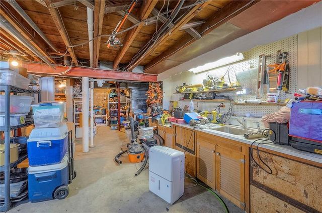 27615 Block Road, Paola, KS 66071