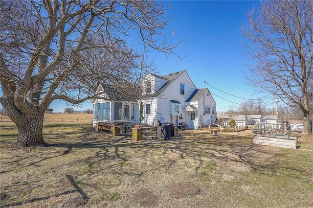 27615 Block Road, Paola, KS 66071