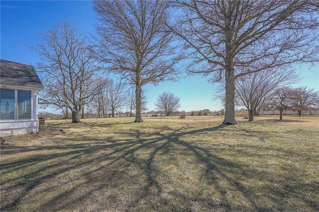 27615 Block Road, Paola, KS 66071