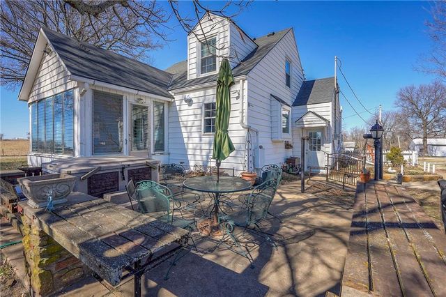 27615 Block Road, Paola, KS 66071