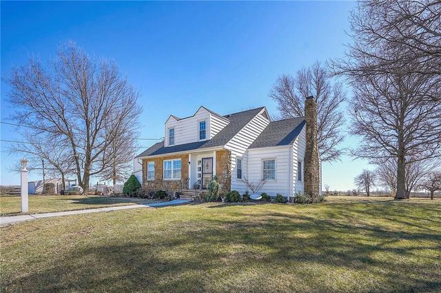 27615 Block Road, Paola, KS 66071