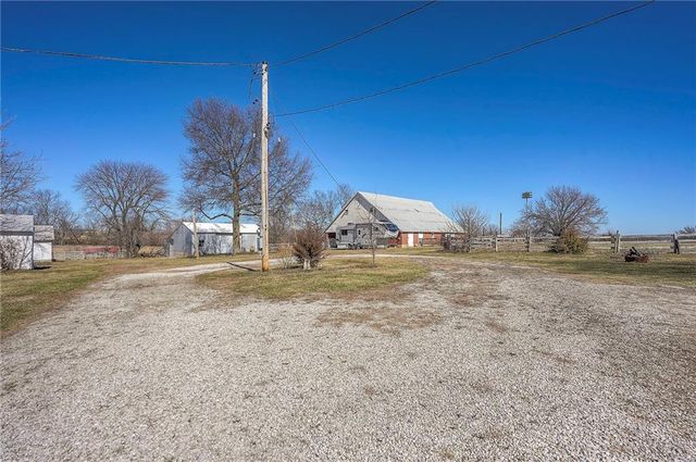 27615 Block Road, Paola, KS 66071