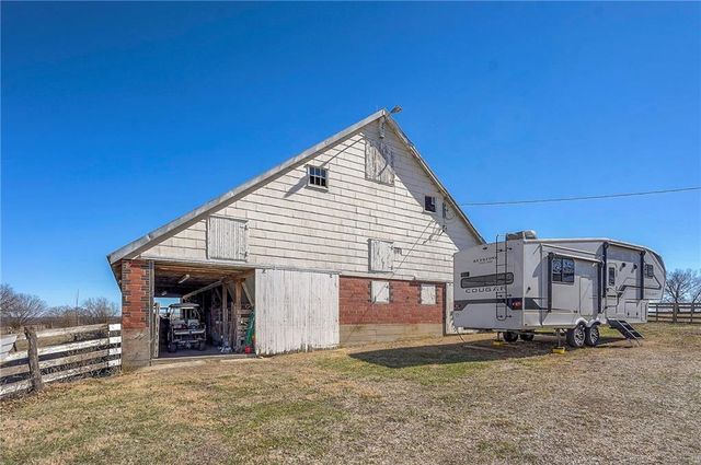27615 Block Road, Paola, KS 66071