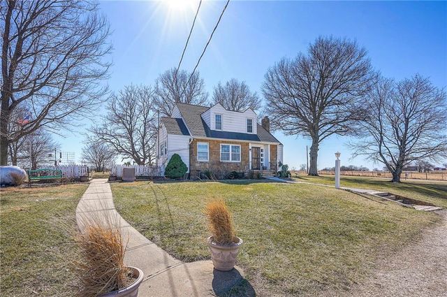 27615 Block Road, Paola, KS 66071