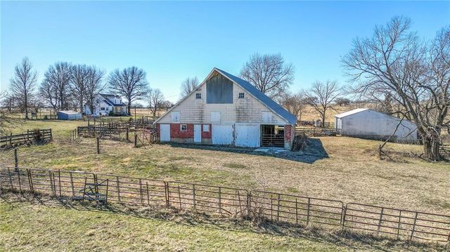 27615 Block Road, Paola, KS 66071