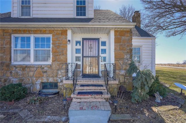 27615 Block Road, Paola, KS 66071