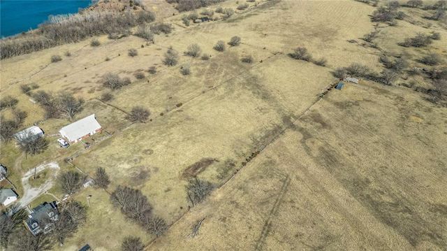 27615 Block Road, Paola, KS 66071