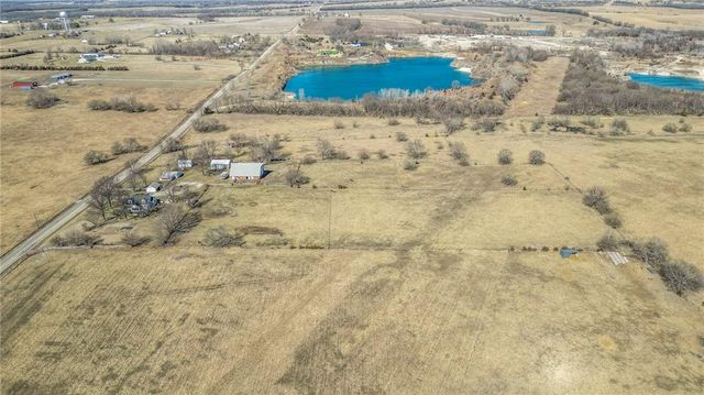 27615 Block Road, Paola, KS 66071