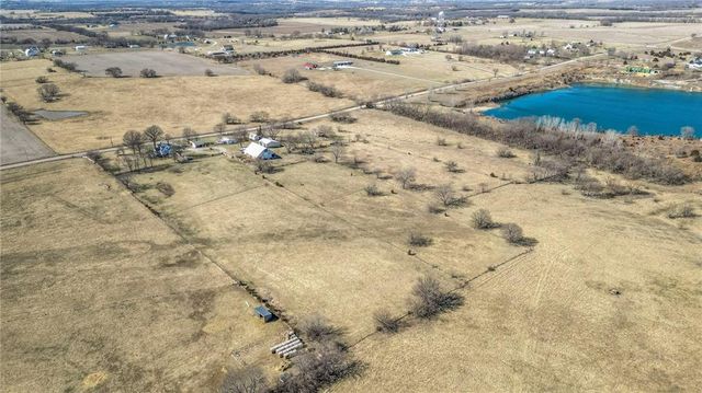 27615 Block Road, Paola, KS 66071