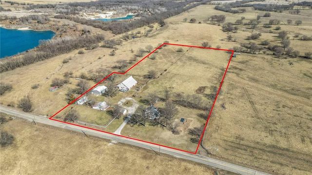 27615 Block Road, Paola, KS 66071