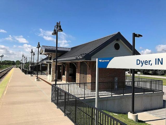 2428 Rolling Hill Drive, Dyer, IN 46311