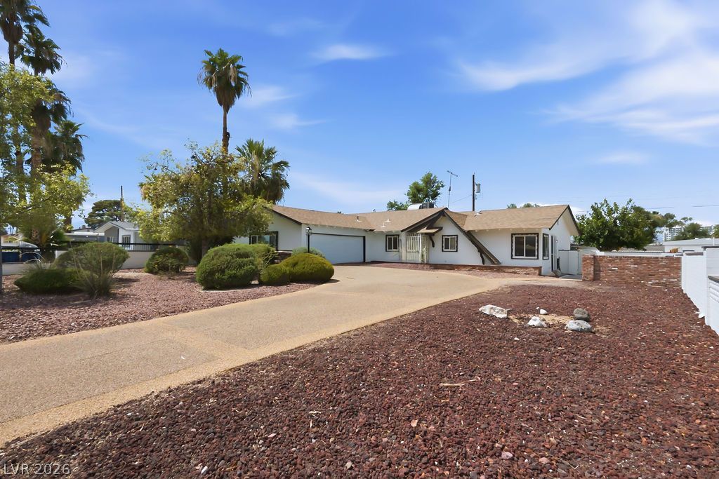 551 East Oakey Boulevard, Las Vegas, NV 89104 — exterior
