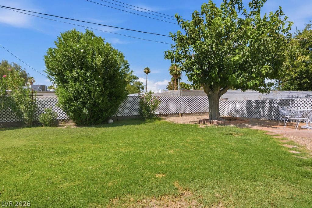 551 East Oakey Boulevard, Las Vegas, NV 89104 — photo 4