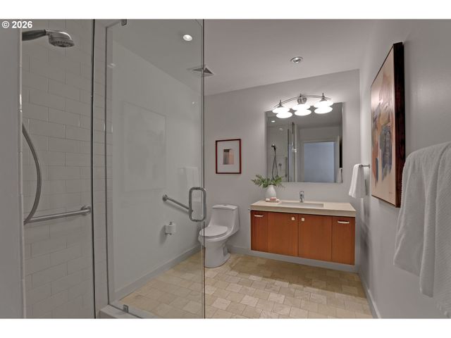 841 S GAINES St 1600, Portland, OR 97239