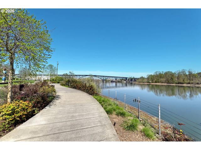 841 S GAINES St 1600, Portland, OR 97239