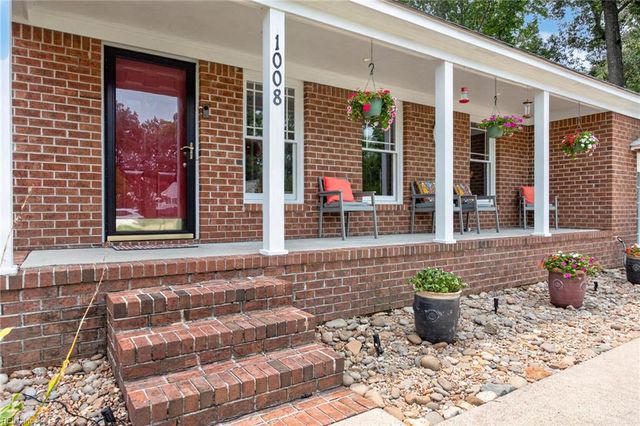 1008 Chalbourne DR, Chesapeake, VA 23322