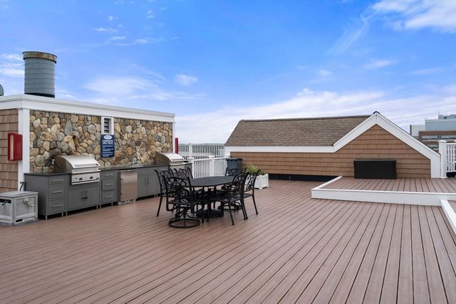 89 Lewis Bay Rd 202, Barnstable, MA 02601