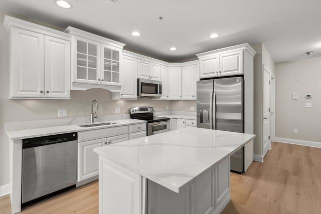 89 Lewis Bay Rd 202, Barnstable, MA 02601