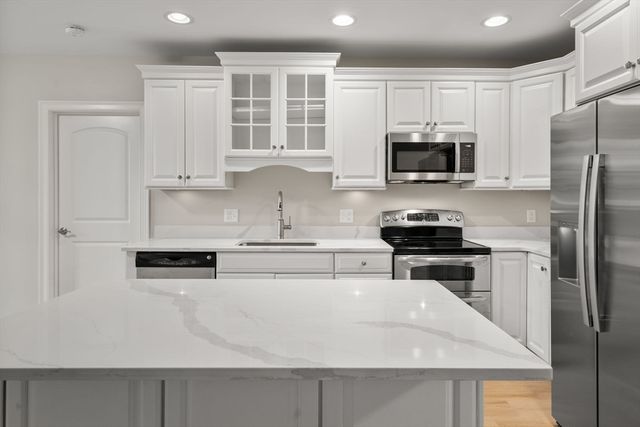89 Lewis Bay Rd 202, Barnstable, MA 02601