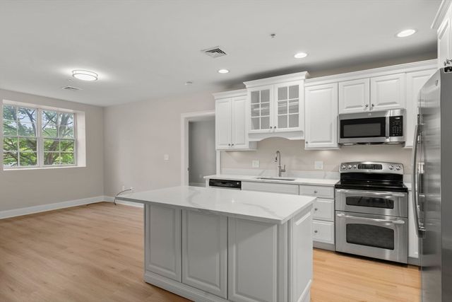 89 Lewis Bay Rd 202, Barnstable, MA 02601