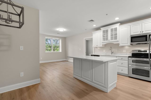 89 Lewis Bay Rd 202, Barnstable, MA 02601