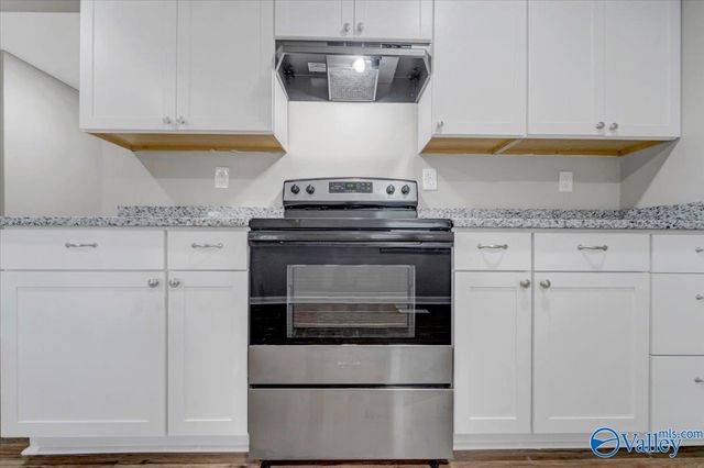 315 Bobwhite Drive SW, Decatur, AL 35601