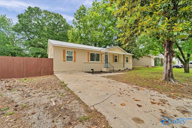 315 Bobwhite Drive SW, Decatur, AL 35601