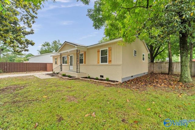 315 Bobwhite Drive SW, Decatur, AL 35601