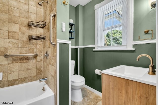 266 Main St, Readington Twp., NJ 08889