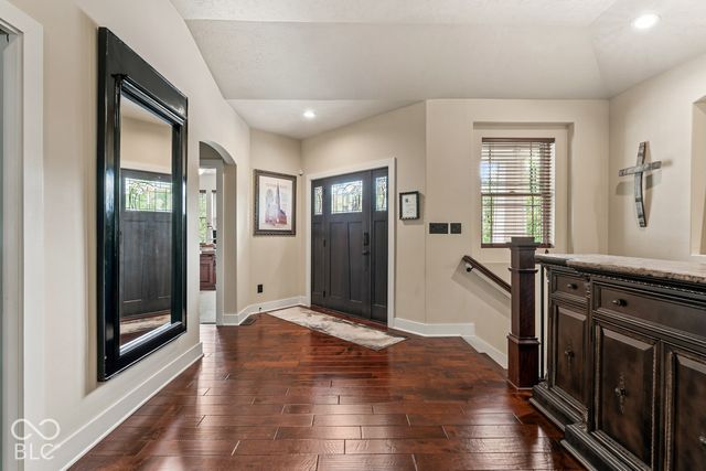 6736 W Stonegate Drive, Zionsville, IN 46077